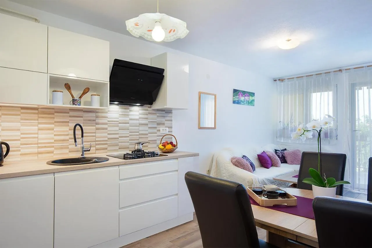 Family Apartment Noela In The Sea Area Pula 0*,