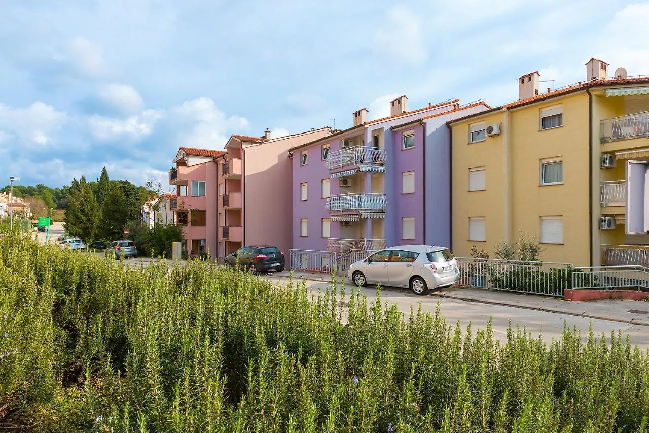 Family Apartment Noela In The Sea Area Pula Croatia
