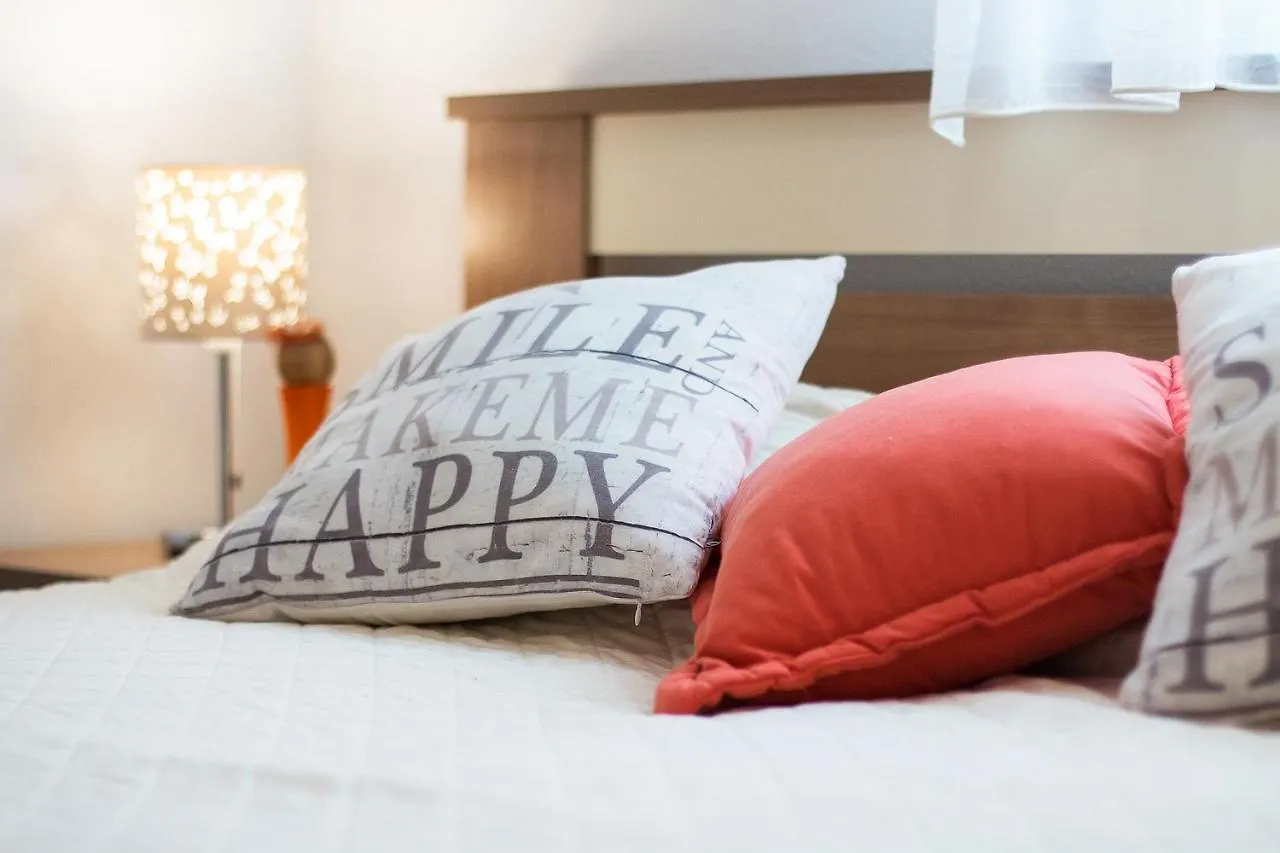 Family Apartment Noela In The Sea Area Pula